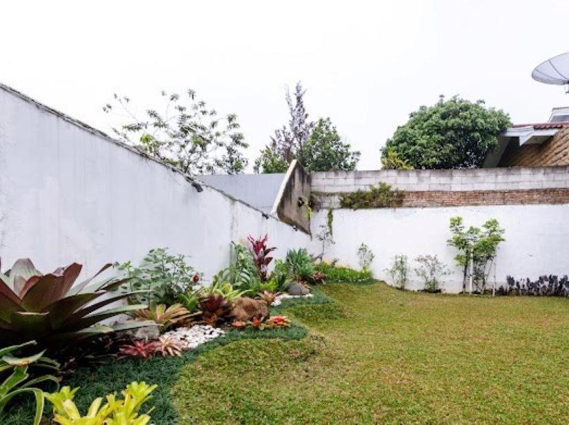 Stylish Villa At Green Apple U 35A Cipanas Puncak Sindanglaya Exterior foto