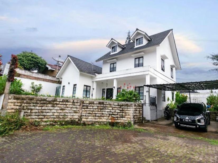 Stylish Villa At Green Apple U 35A Cipanas Puncak Sindanglaya Exterior foto